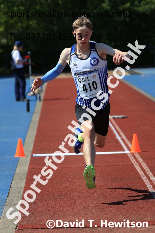 Mens under-17s triple jump, 2025 North Eastern Track and Field Champs., Shildon, County Durham. Photo: David T. Hewitson/Sports for All Pics